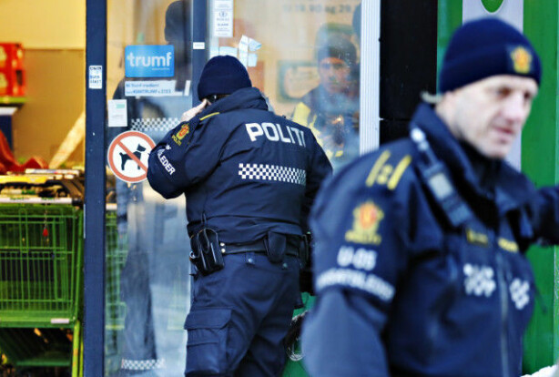 Knivstukket kvinne ute av koma